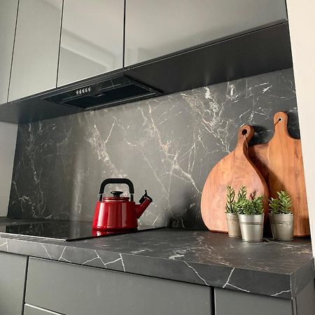 Metro Trocka Apartment وارسو المظهر الخارجي الصورة