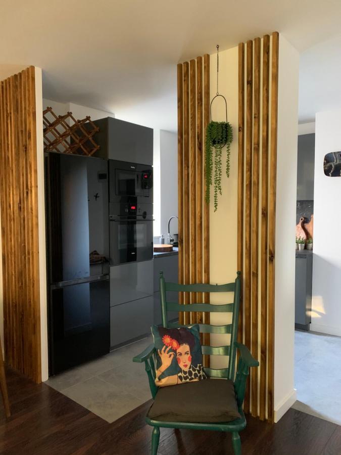 Metro Trocka Apartment وارسو المظهر الخارجي الصورة