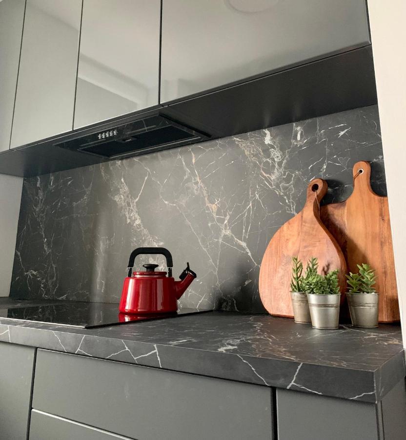 Metro Trocka Apartment وارسو المظهر الخارجي الصورة