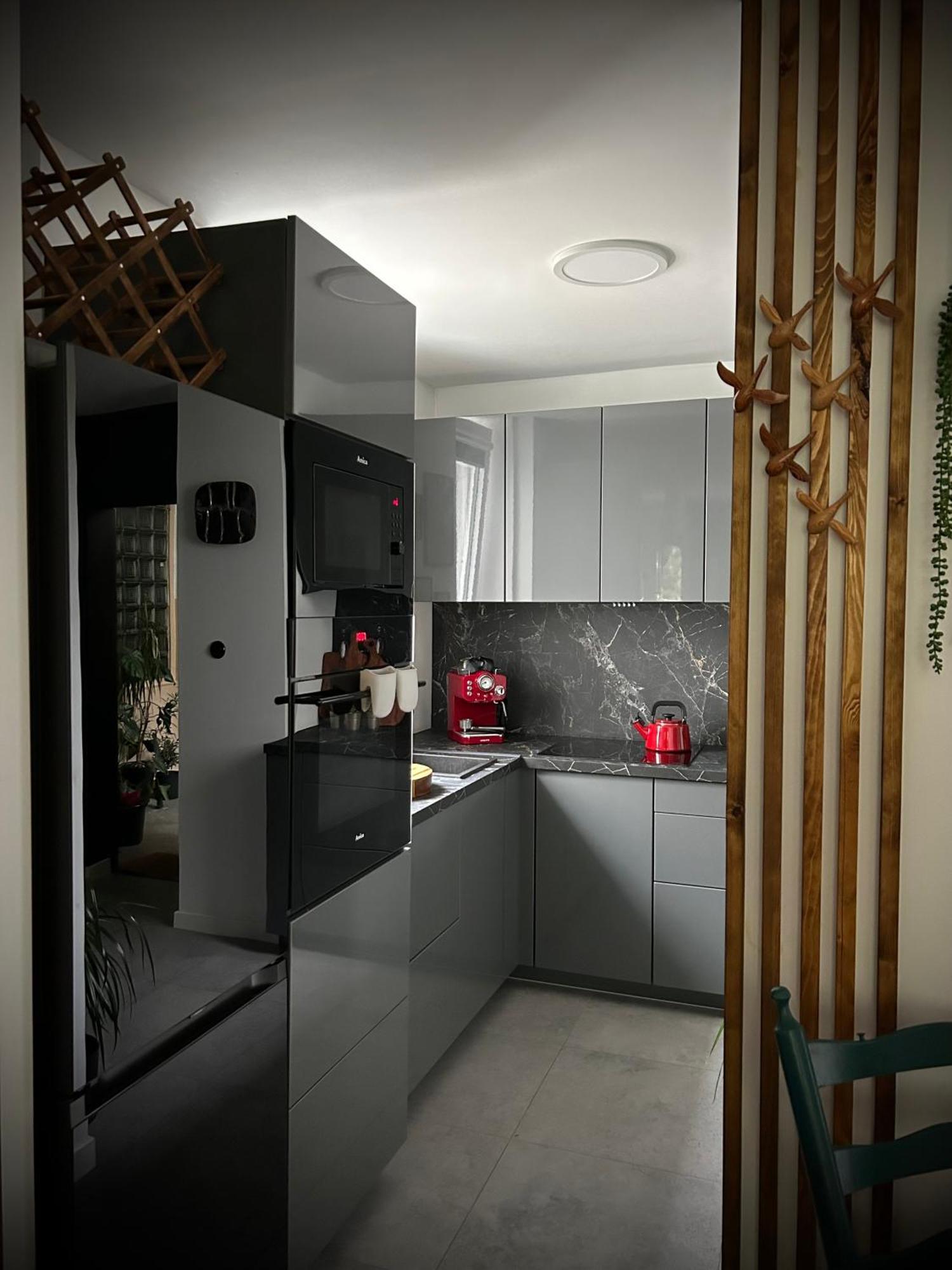 Metro Trocka Apartment وارسو المظهر الخارجي الصورة