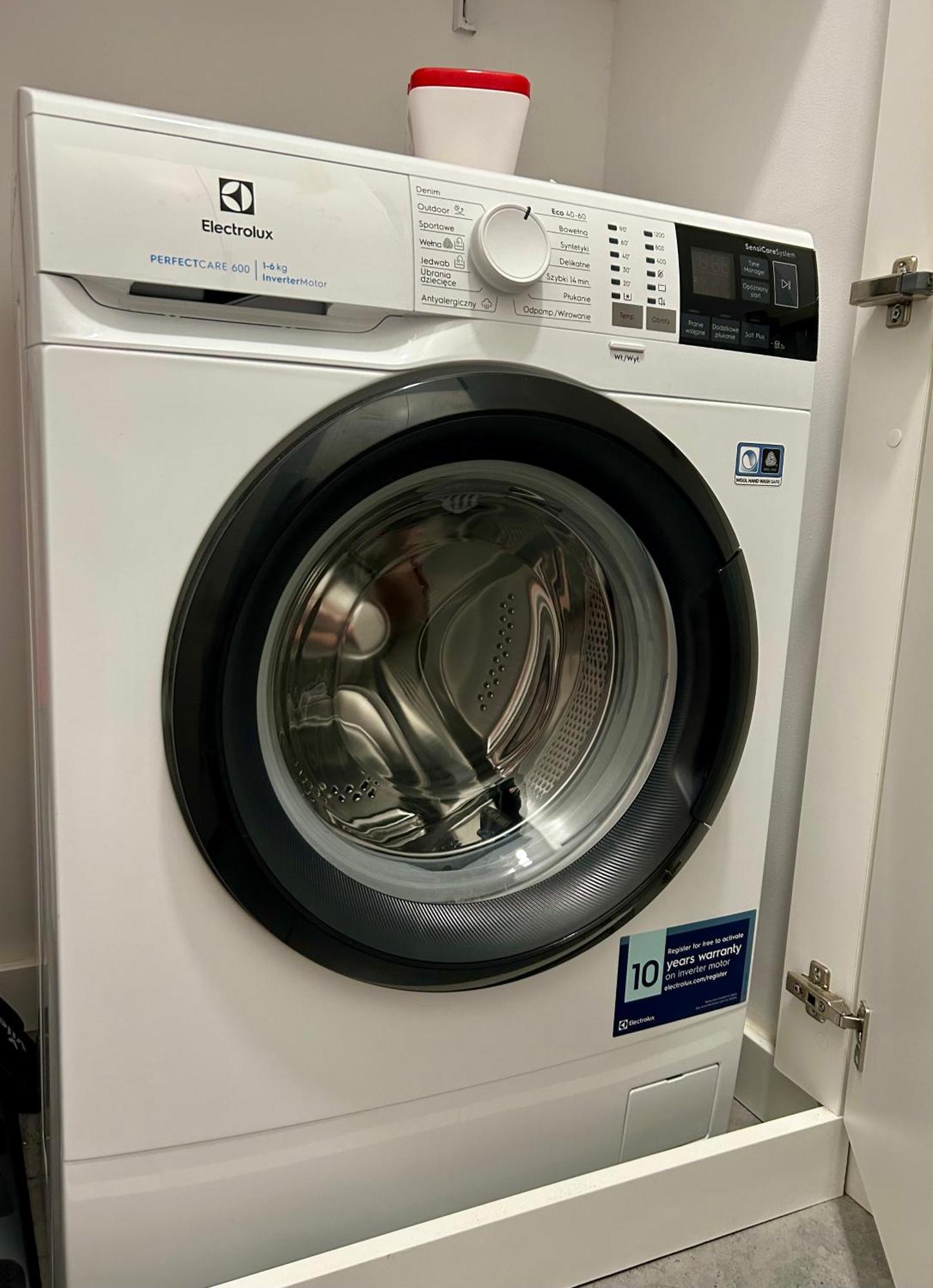 Metro Trocka Apartment وارسو المظهر الخارجي الصورة